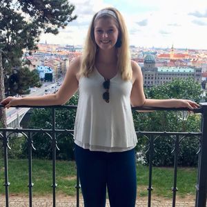 Meet your Posher, Stefanie